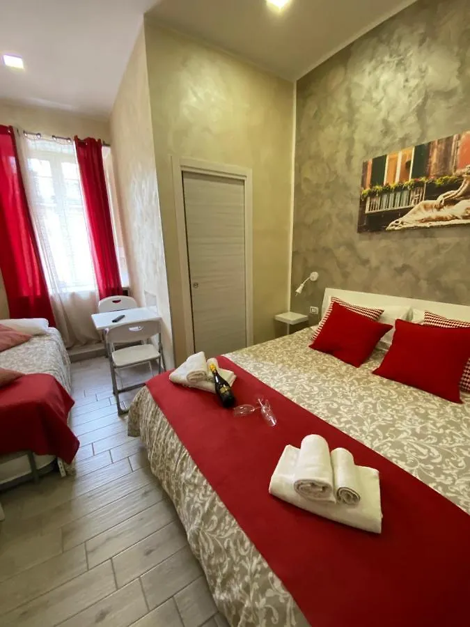 Hotel Joy Nápoles 0*,  Italia